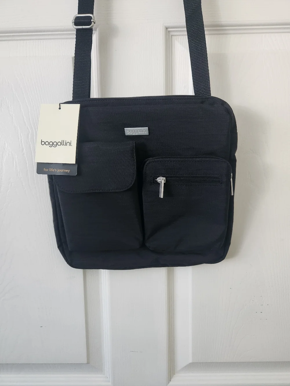 NWT Baggallini Black Compact Crossbody Organizer - Picture 1 of 10